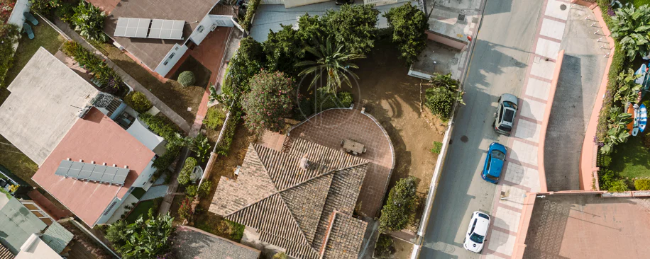 Vilă exclusivistă de vânzare în Marbella Est – Urbanizarea Costa Bella, pe linia a doua față de plajă