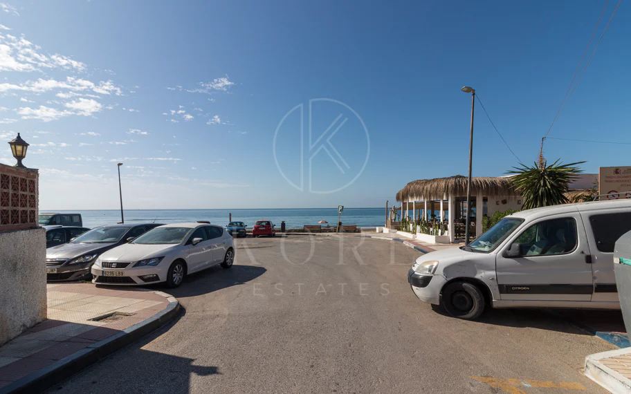 Exclusiva villa en venta en Marbella Este – Urbanización Costabella, segunda línea de playa