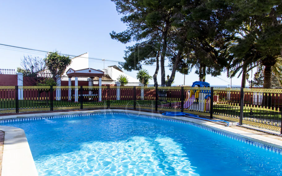 Villa en venta en Estepona
