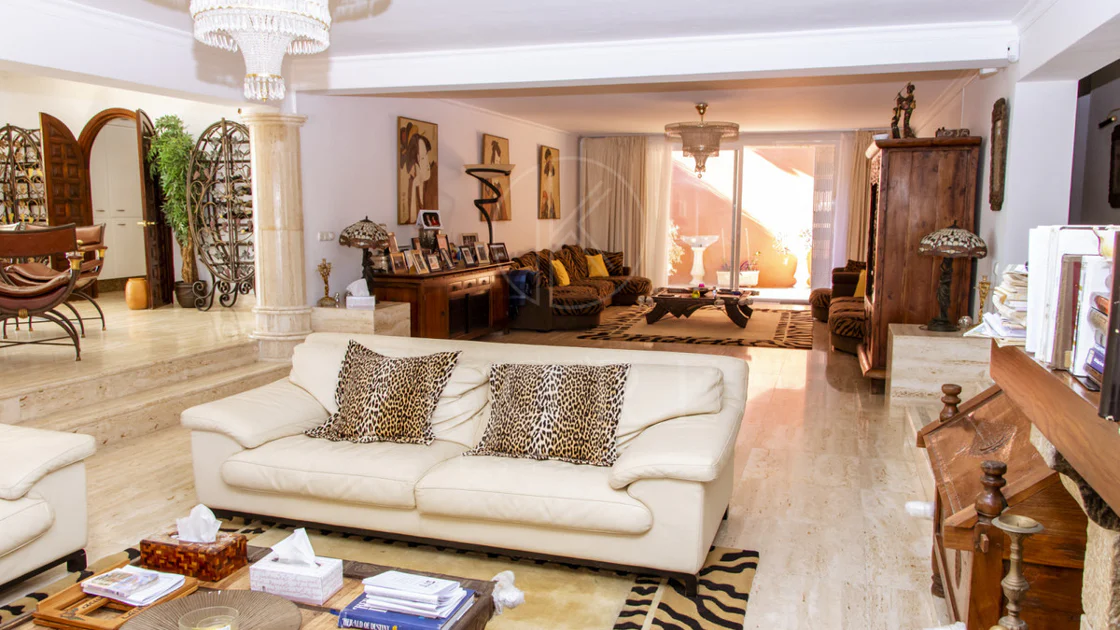 Villa en venta en Estepona