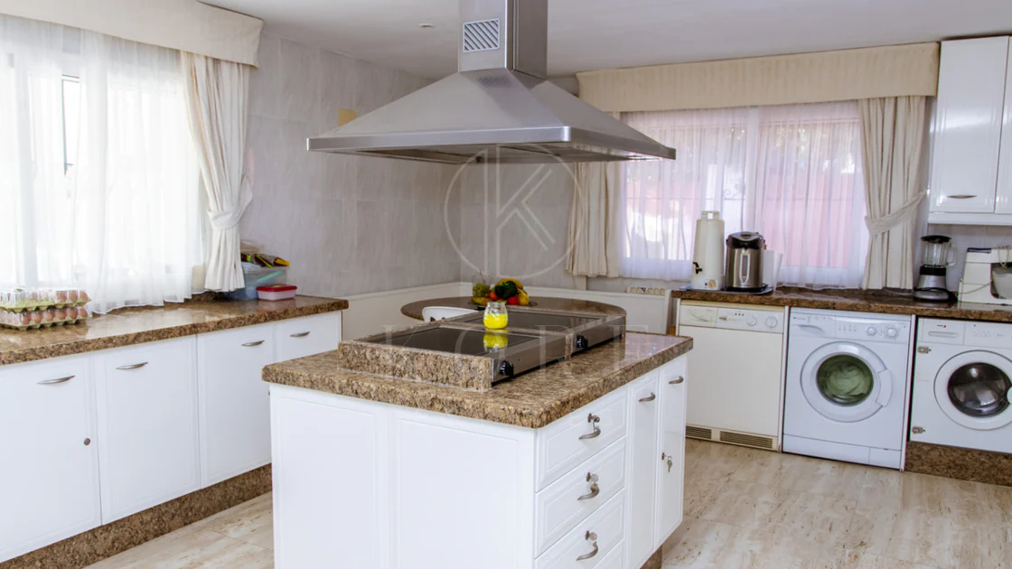 Villa en venta en Estepona