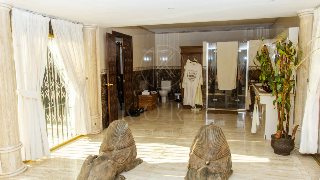 Villa en venta en Estepona