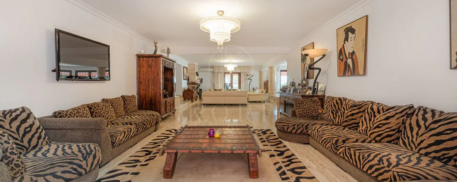 Villa en venta en Estepona