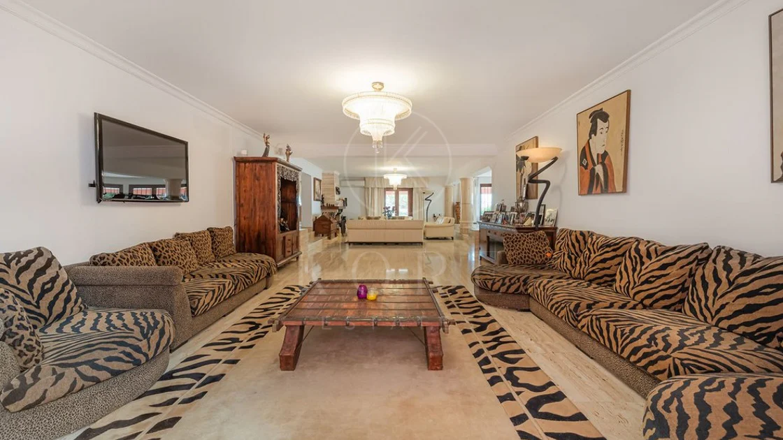 Villa en venta en Estepona