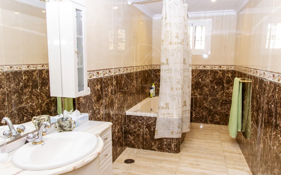 Villa en venta en Estepona