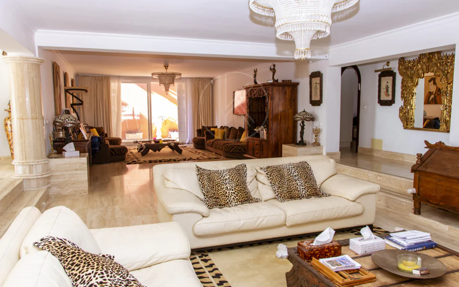 Villa en venta en Estepona
