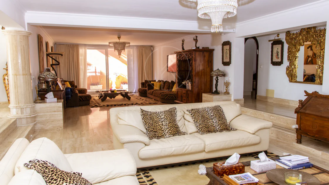 Villa en venta en Estepona