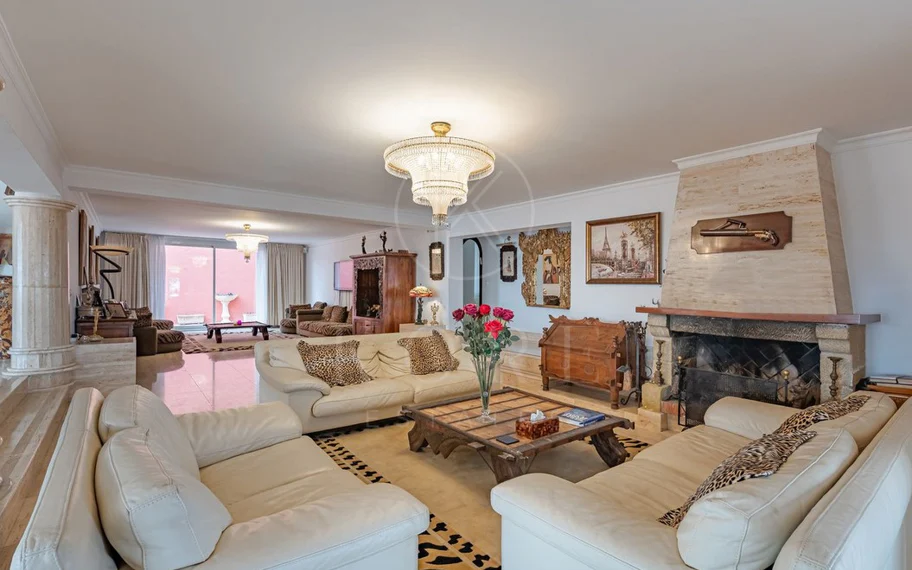 Villa en venta en Estepona