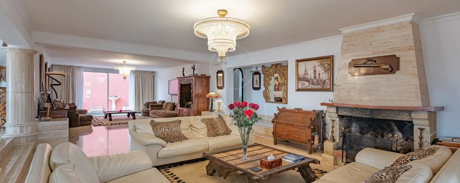 Villa en venta en Estepona