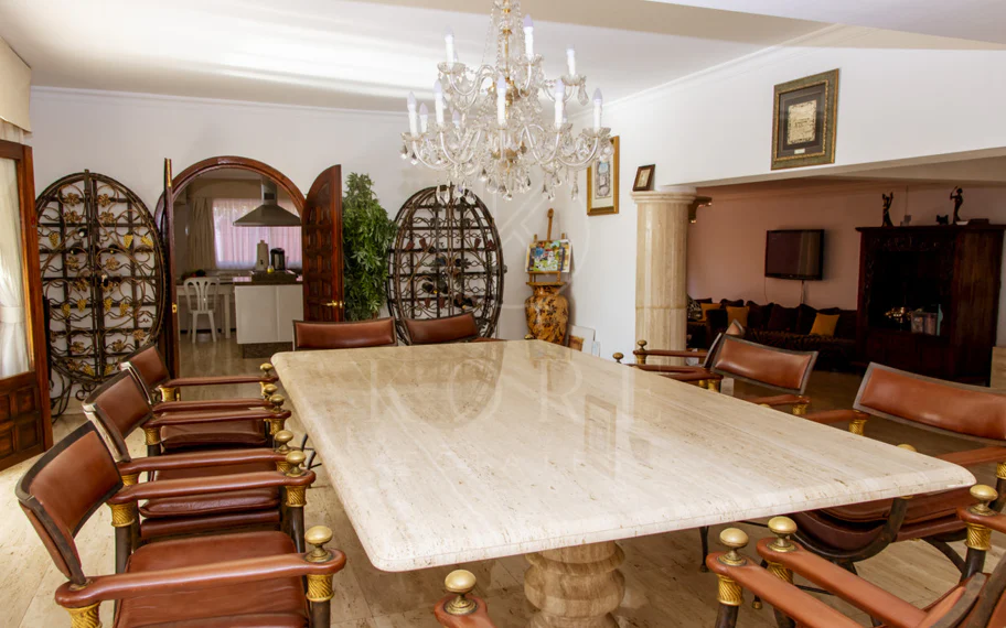 Villa en venta en Estepona