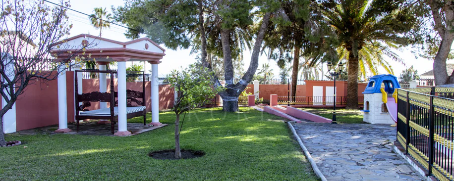 Villa en venta en Estepona