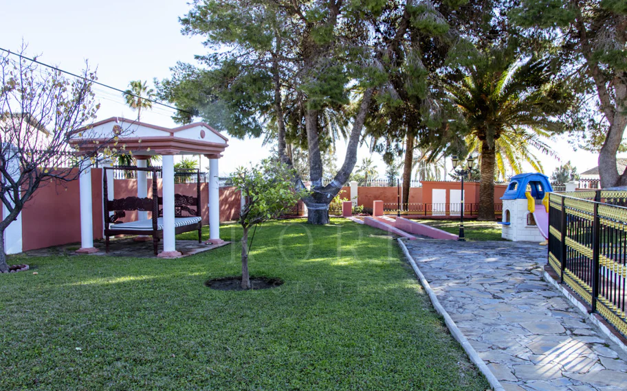 Villa en venta en Estepona