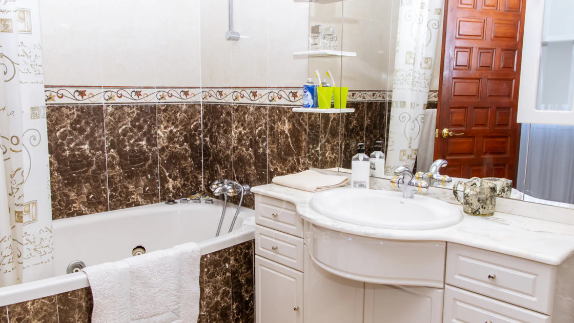 Villa en venta en Estepona