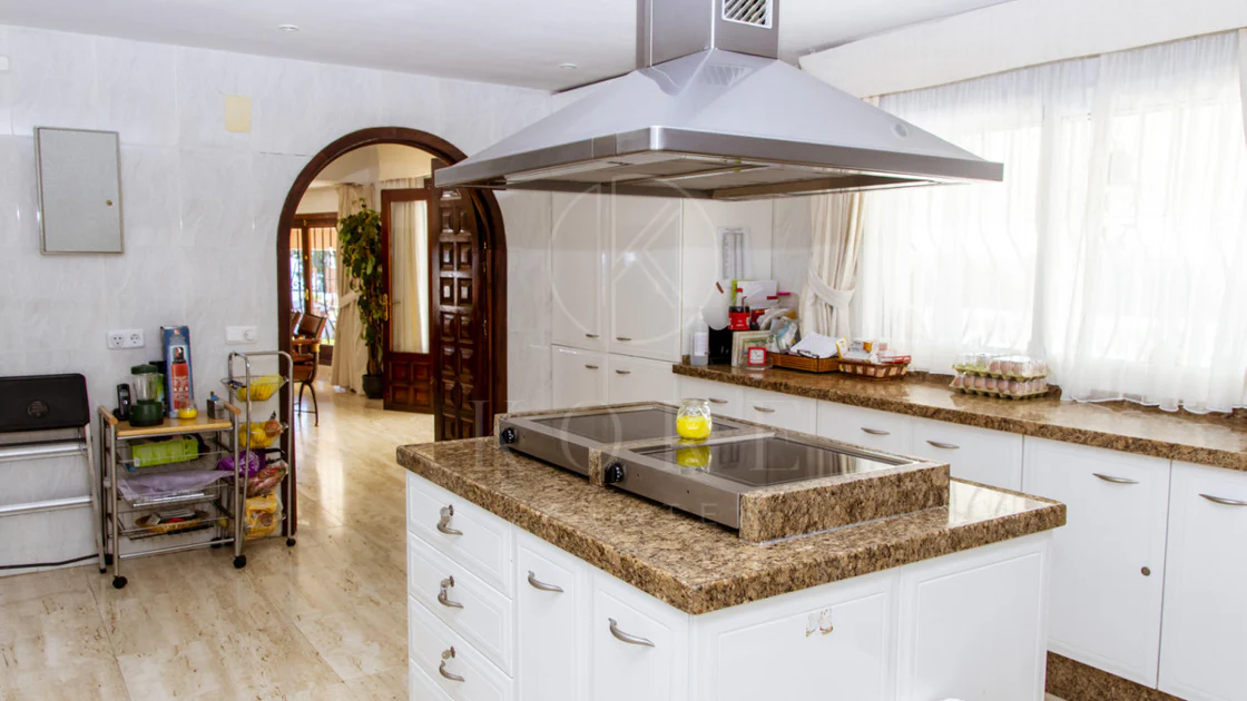 Villa en venta en Estepona