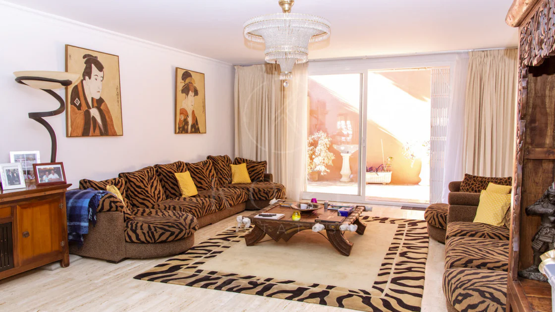 Villa en venta en Estepona