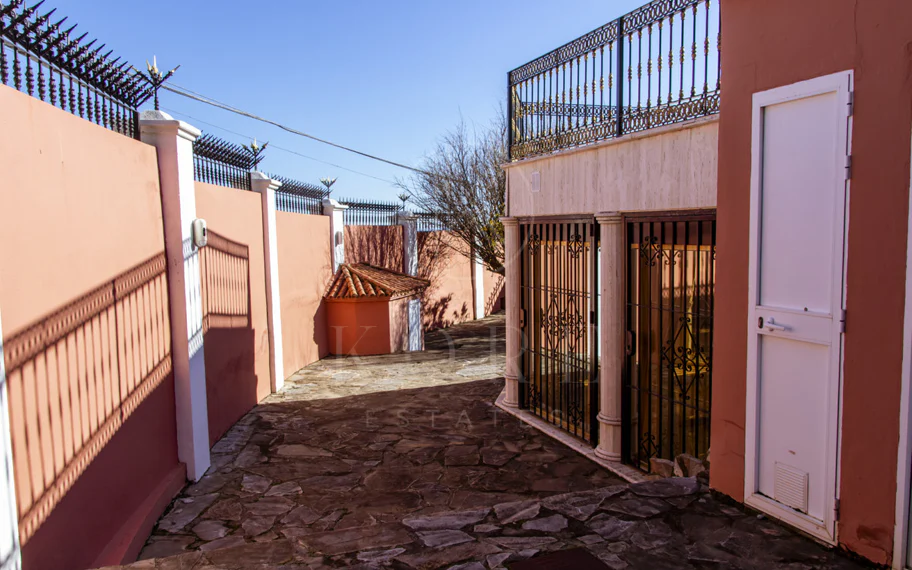 Villa en venta en Estepona