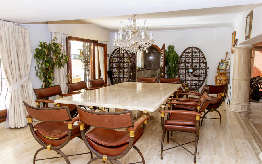 Villa en venta en Estepona