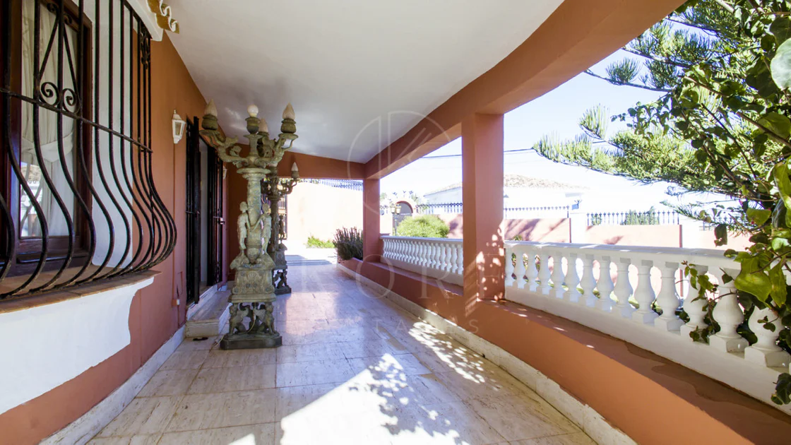 Villa en venta en Estepona
