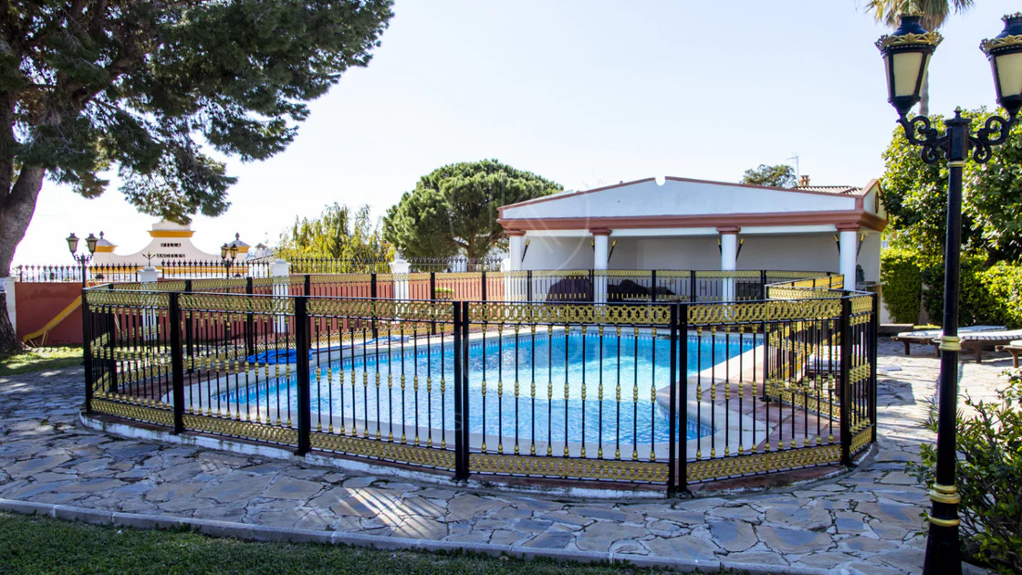 Villa en venta en Estepona