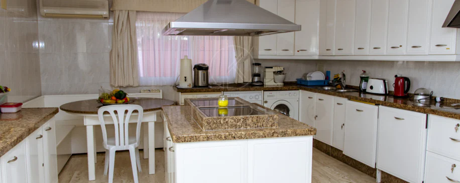 Villa en venta en Estepona