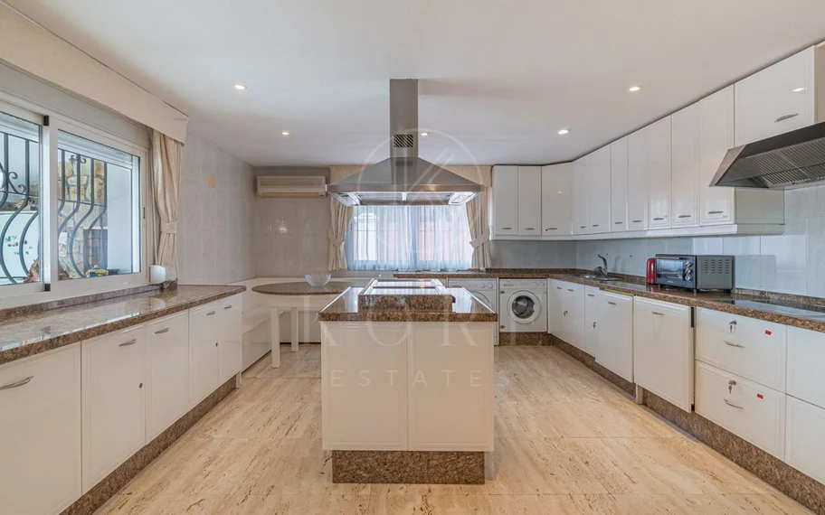 Villa en venta en Estepona
