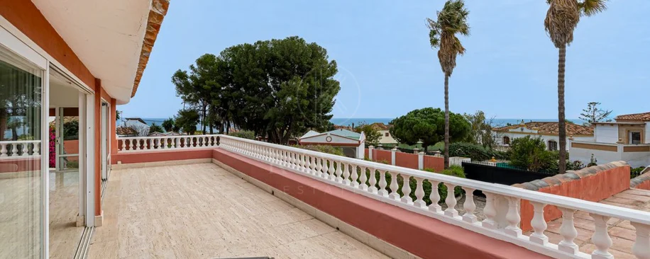 Villa en venta en Estepona