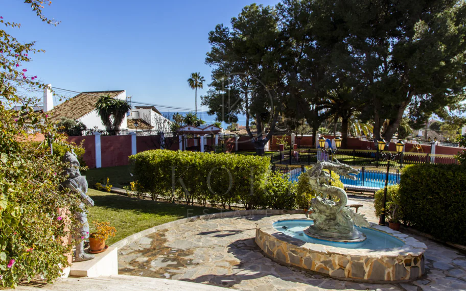 Villa en venta en Estepona
