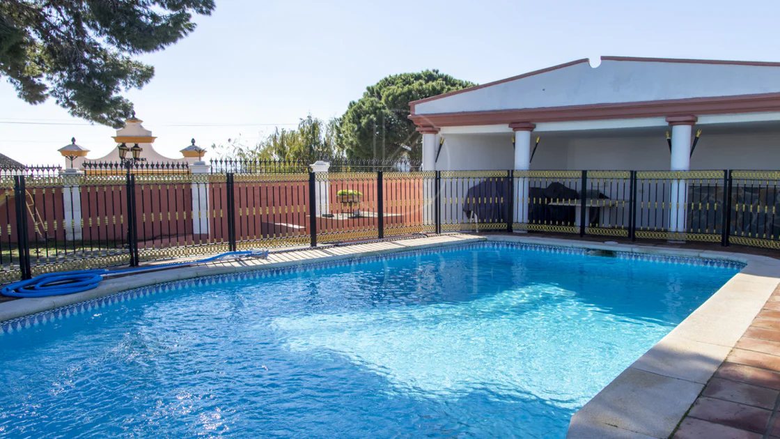 Villa en venta en Estepona