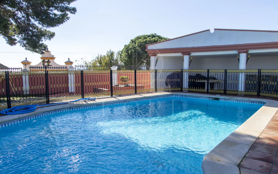 Villa en venta en Estepona