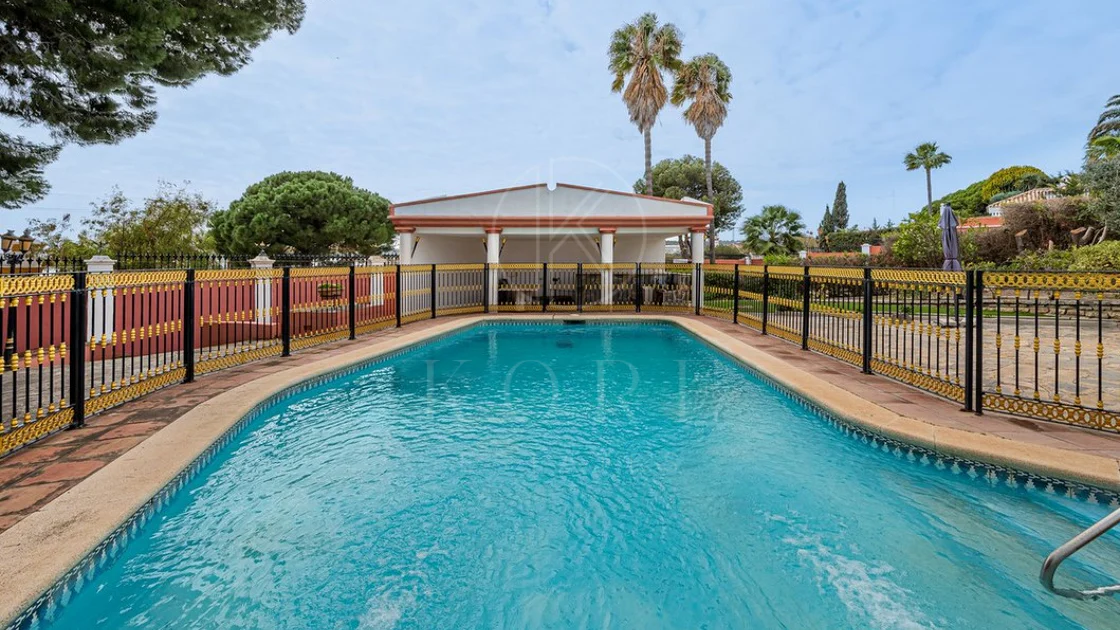 Villa en venta en Estepona