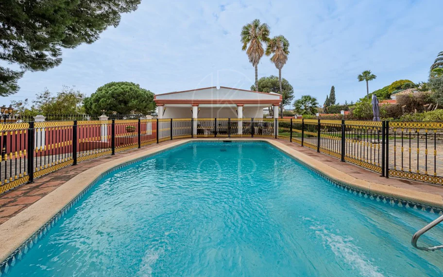 Villa en venta en Estepona