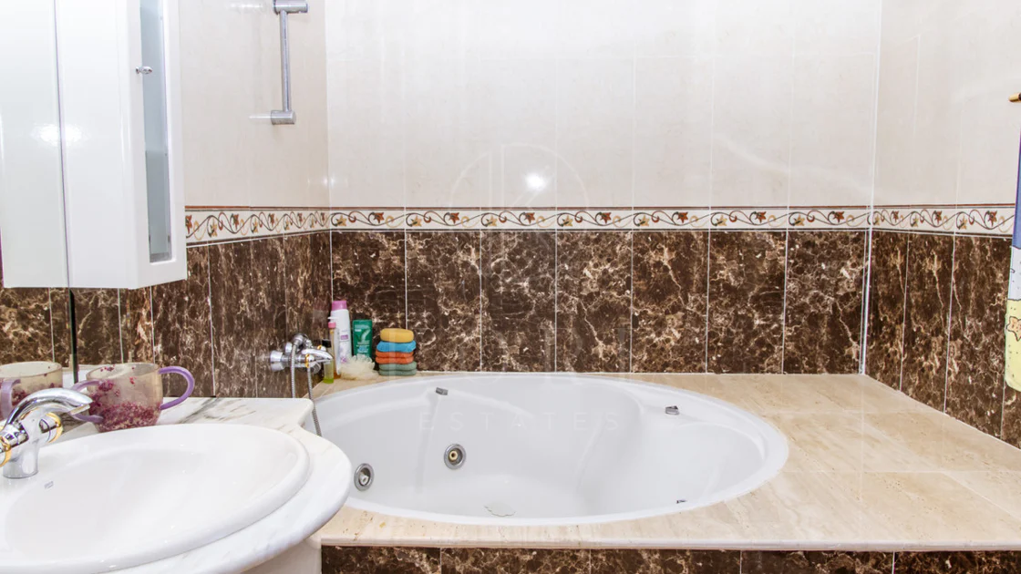 Villa en venta en Estepona