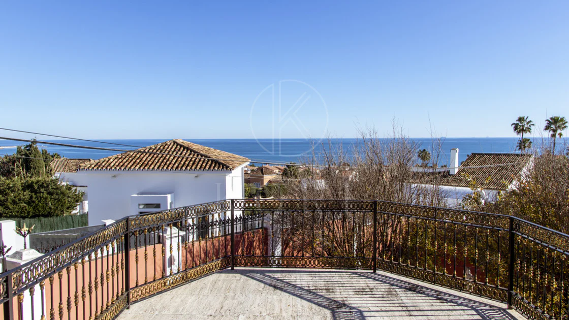 Villa en venta en Estepona