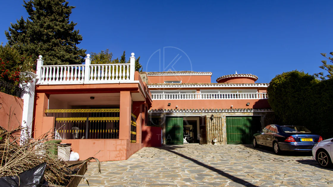 Villa en venta en Estepona