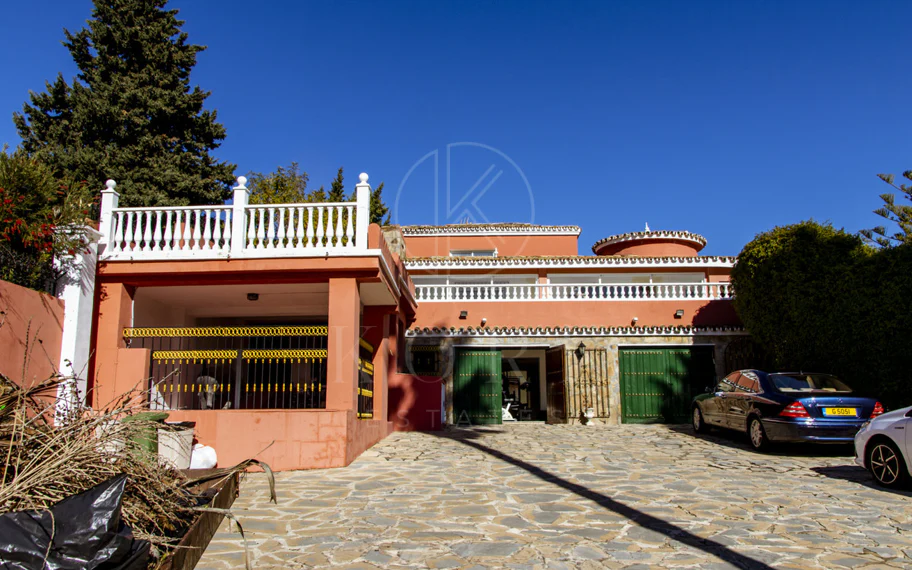 Villa en venta en Estepona