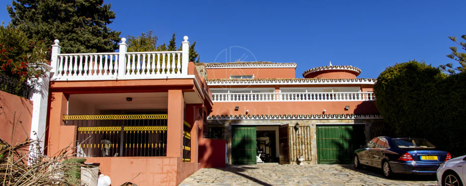 Villa en venta en Estepona
