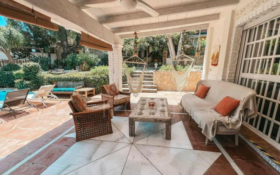 Villa en venta en Nueva Andalucia, Marbella