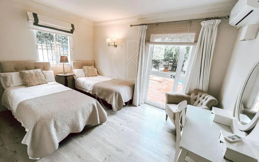 Villa en venta en Nueva Andalucia, Marbella