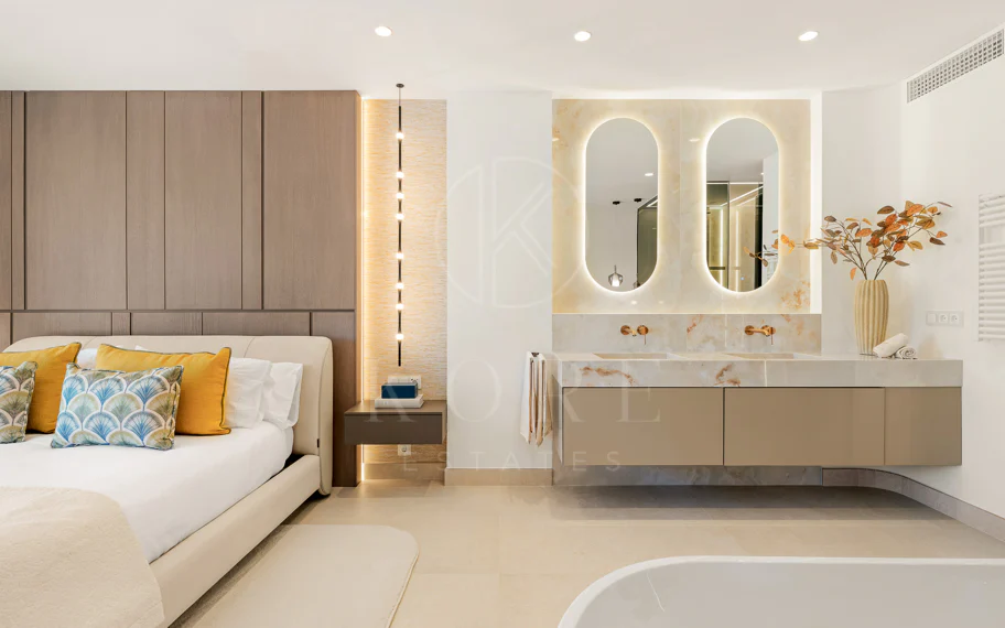 Ático completamente renovado cuenta con vistas despejadas al mar