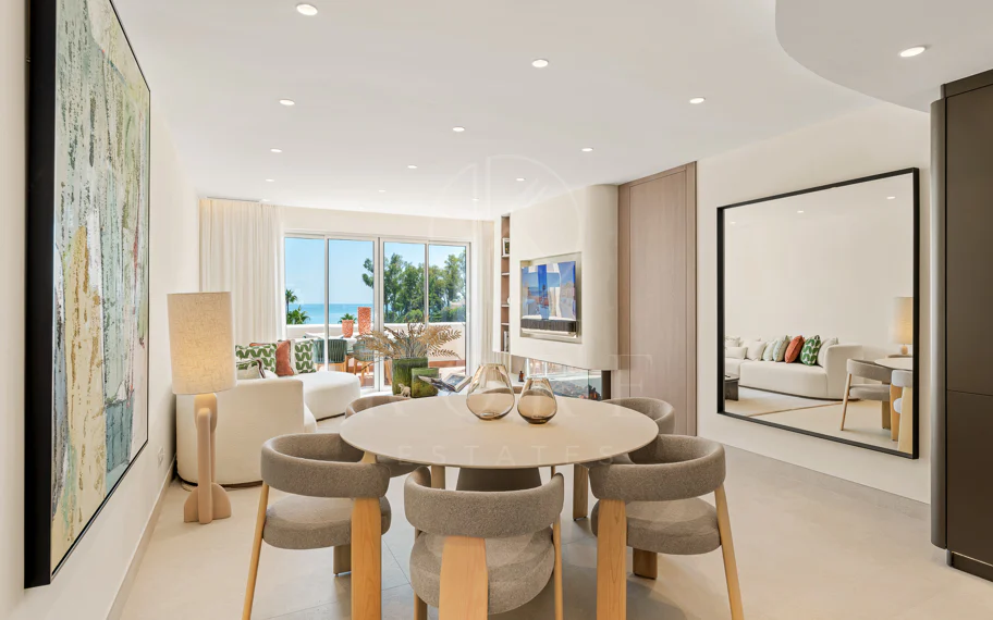 Ático completamente renovado cuenta con vistas despejadas al mar