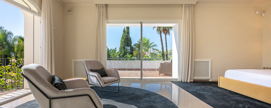 Frontline Golf Villa in La Reserva de La Quinta