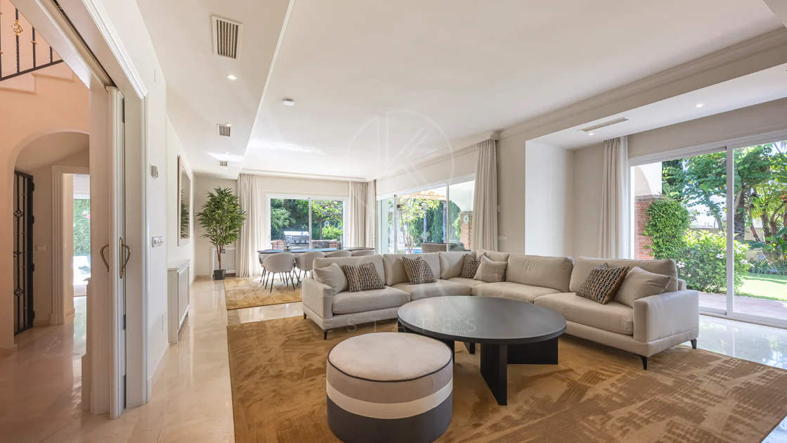 Frontline Golf Villa in La Reserva de La Quinta