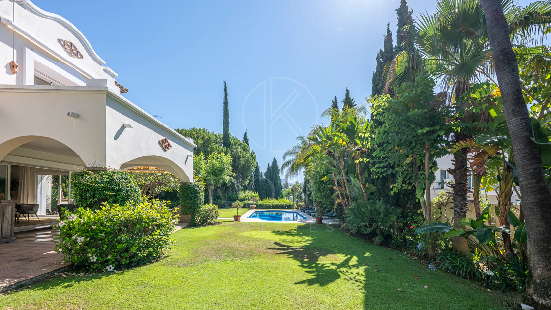 Frontline Golf Villa in La Reserva de La Quinta