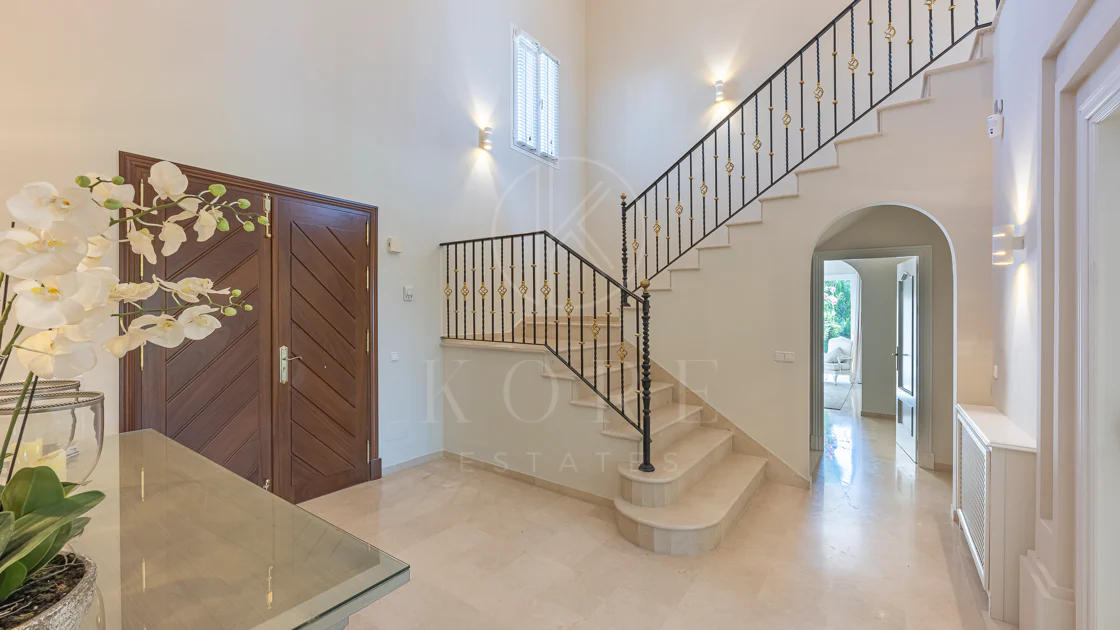 Frontline Golf Villa in La Reserva de La Quinta