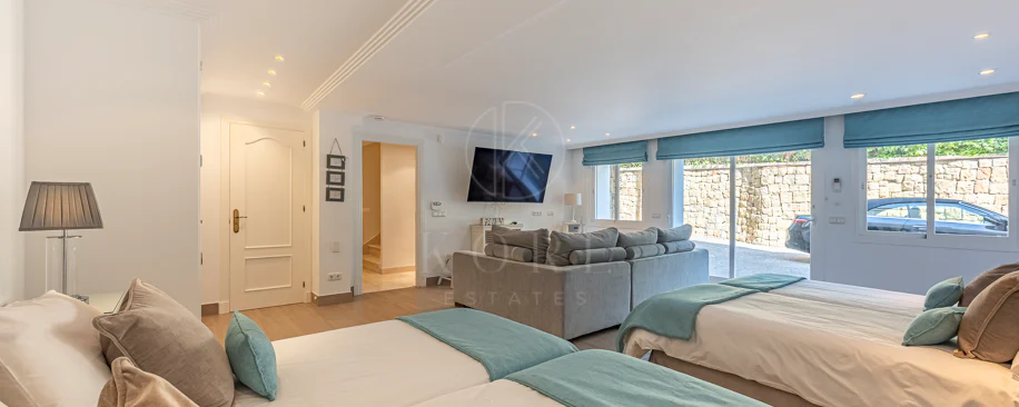 Frontline Golf Villa in La Reserva de La Quinta