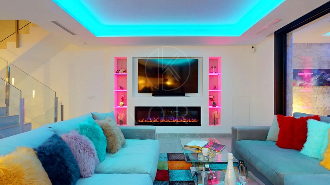 LUX