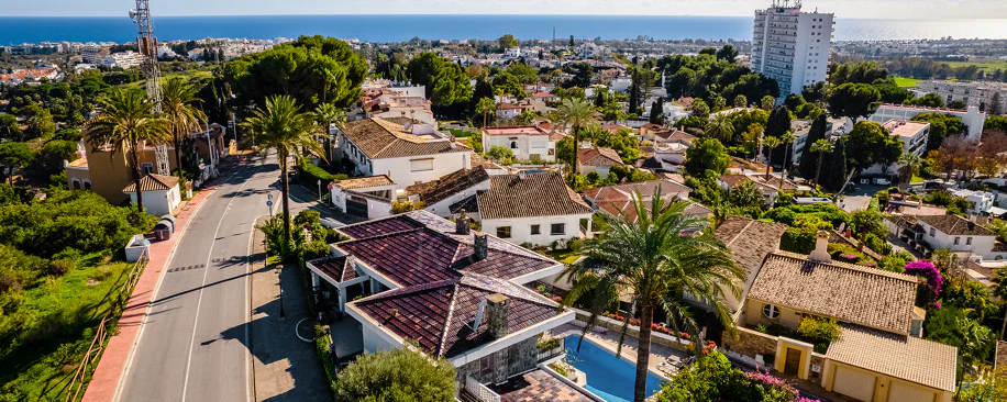 Fantastic villa with panoramic sea views walking distance to amenities in Nueva Andalucia