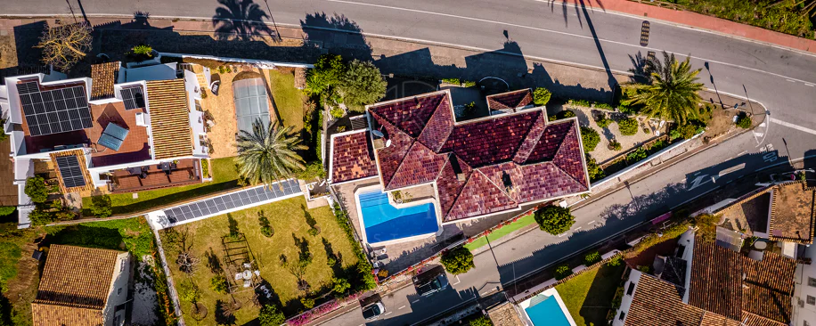 Fantastic villa with panoramic sea views walking distance to amenities in Nueva Andalucia