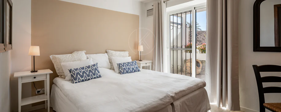 Fantastic villa with panoramic sea views walking distance to amenities in Nueva Andalucia