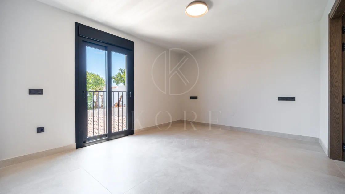 Fully Renovated Luxury Villa ideally located within a short walk to La Cala centre , Beach & Golf